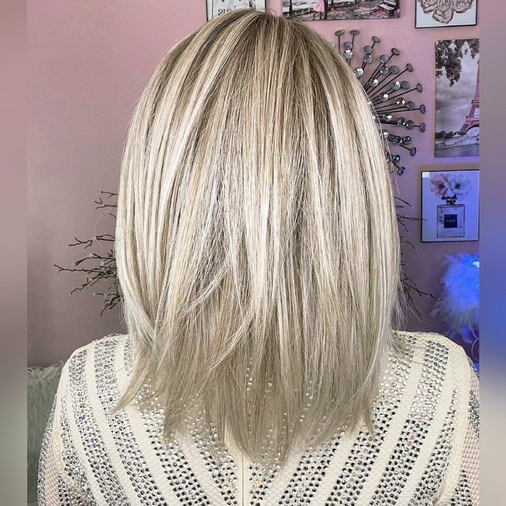 Wfew Blonde *Vanessa* Bob Style - Picture 3 of 10
